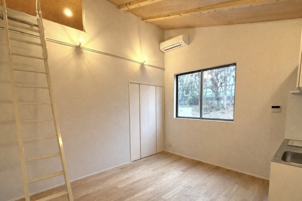 2AD7EB05-6C29-4AB9-BC8F-43E67688DD0F