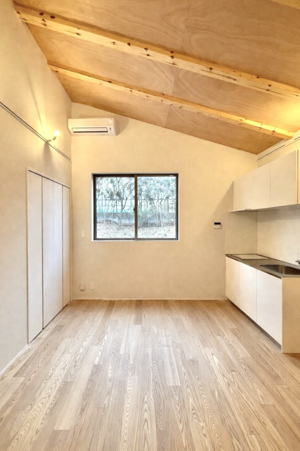 EE5117F7-F631-4A8A-8586-0082C77F166D